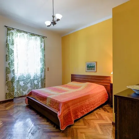 Lana Apartment